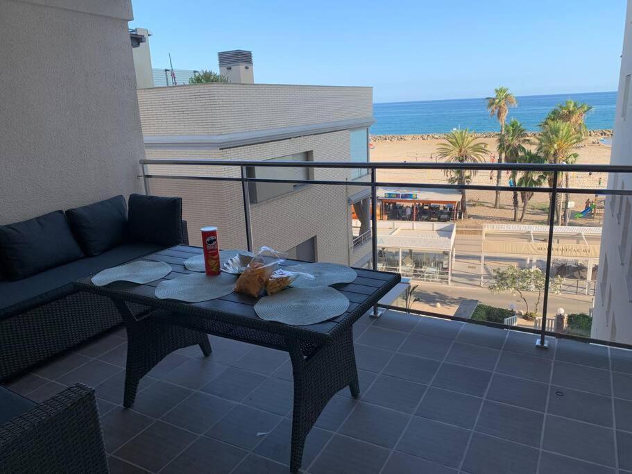 Cunit, Front Line With Sea View Apartment Exterior photo