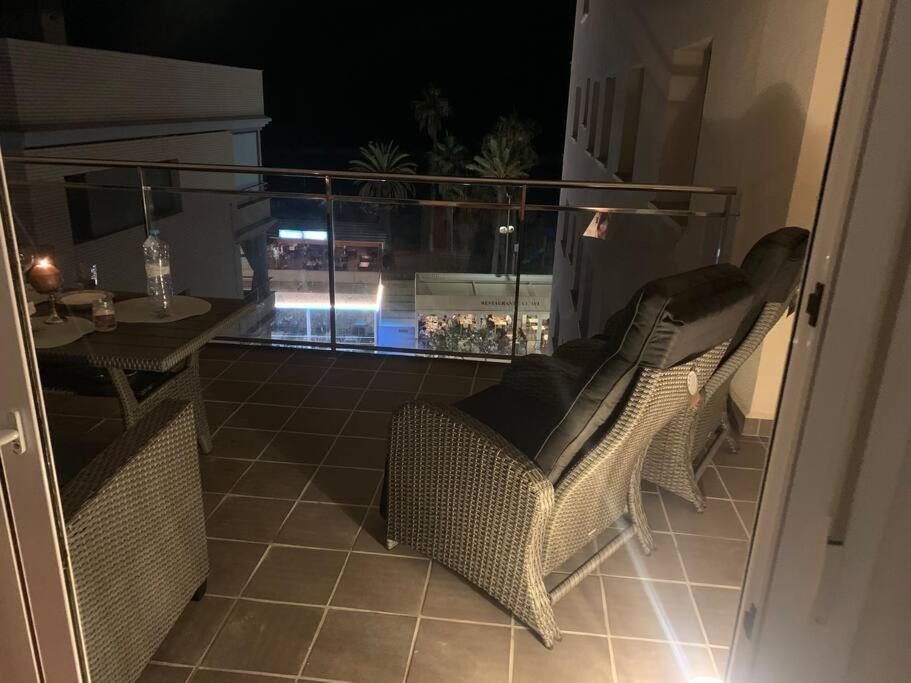 Cunit, Front Line With Sea View Apartment Exterior photo