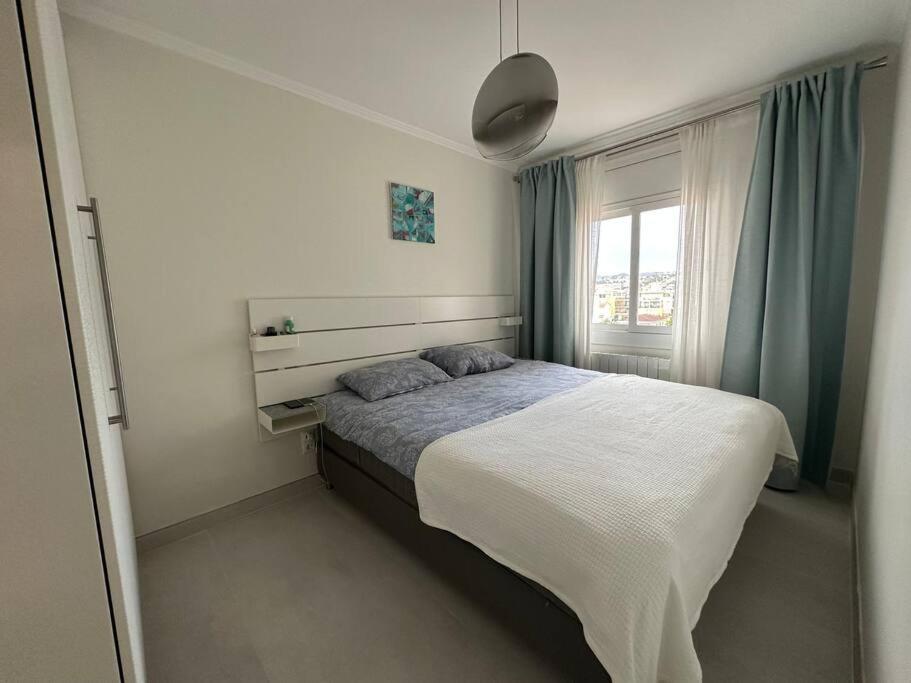Cunit, Front Line With Sea View Apartment Exterior photo
